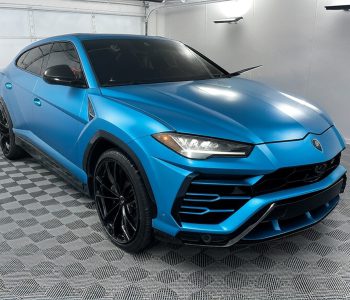 Lamborghini Urus Pearl striker car